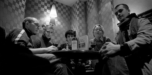 DL.1.00007.0022 / Blue Soup founders, Anatoly IVANOV, Christine AUGER and unknown person in Café du Métro