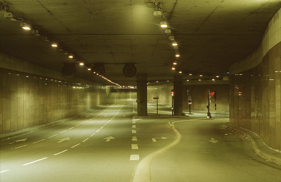 AI.1.00026.0002 / Tunnel near the Louvre in Paris