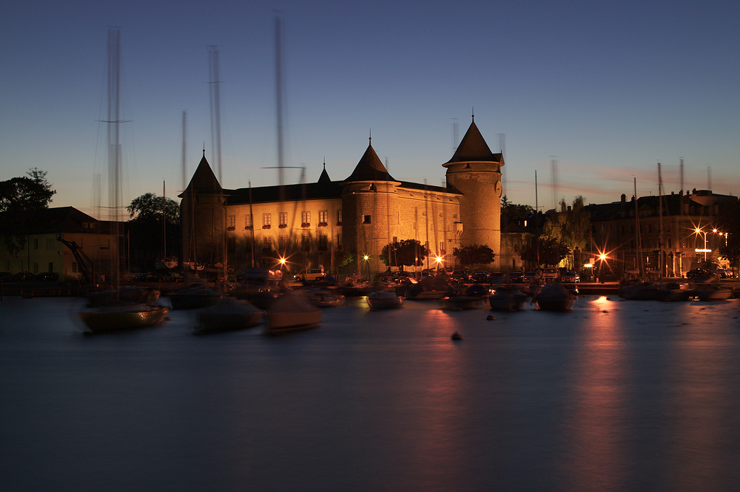 AI.1.00116.0027 / Morges castle after sunset